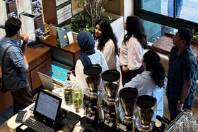 Hospitality-Business-Leadership-program-students-visit-Nandan-Coffee-Kala-Ghoda-SP-Jain-Mumbai-5