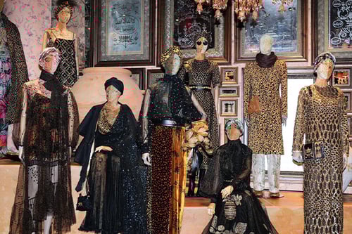 MGLuXM-SP-Jain-students-visit-Sabyasachi-flagship-store-in-Mumbai-4