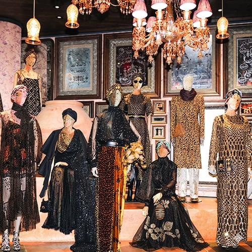 MGLuXM-SP-Jain-students-visit-Sabyasachi-flagship-store-in-Mumbai-Apr-22-2026-06-30-27-3451-AM