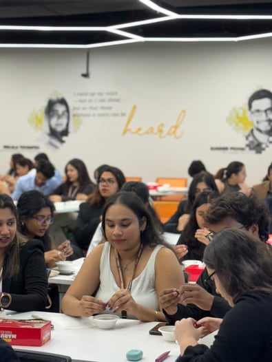 Sonal-Holland-wine-workshop-mgluxm-hbl-students-sp-jain (2)