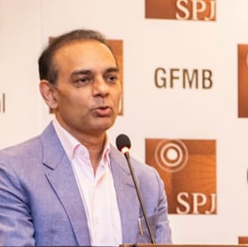 train-under-renowned-industry-experts