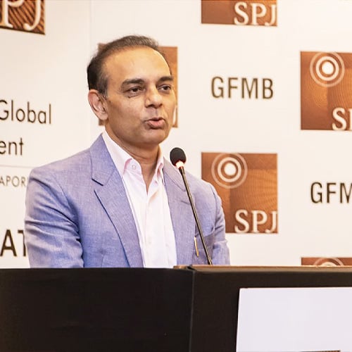 Train-under-renowned-industry-experts