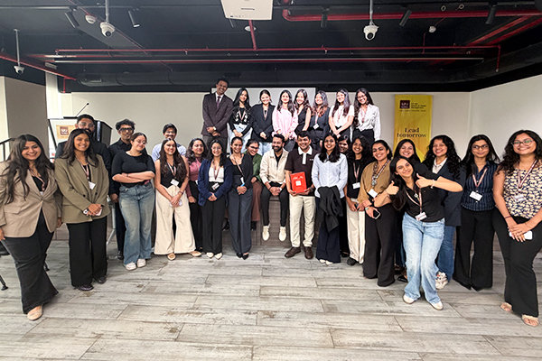 Bili Hu Coffee workshop session students learning SP Jain Global